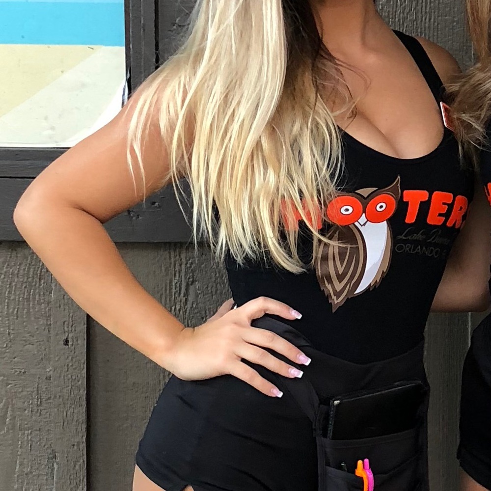 Authentic hooters girl Shirt